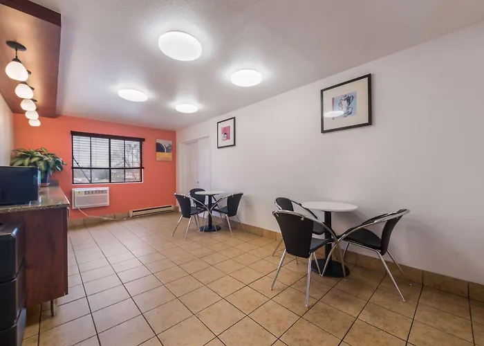 Motel 6-Saint Paul, MN - I-94